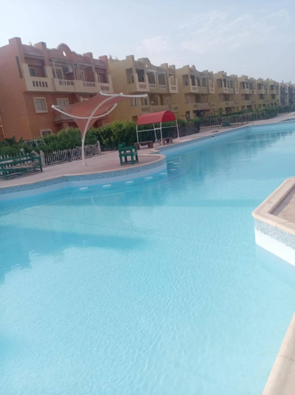 للبيع شالية فوري في ريماس راس سدر غرفتين بالروف