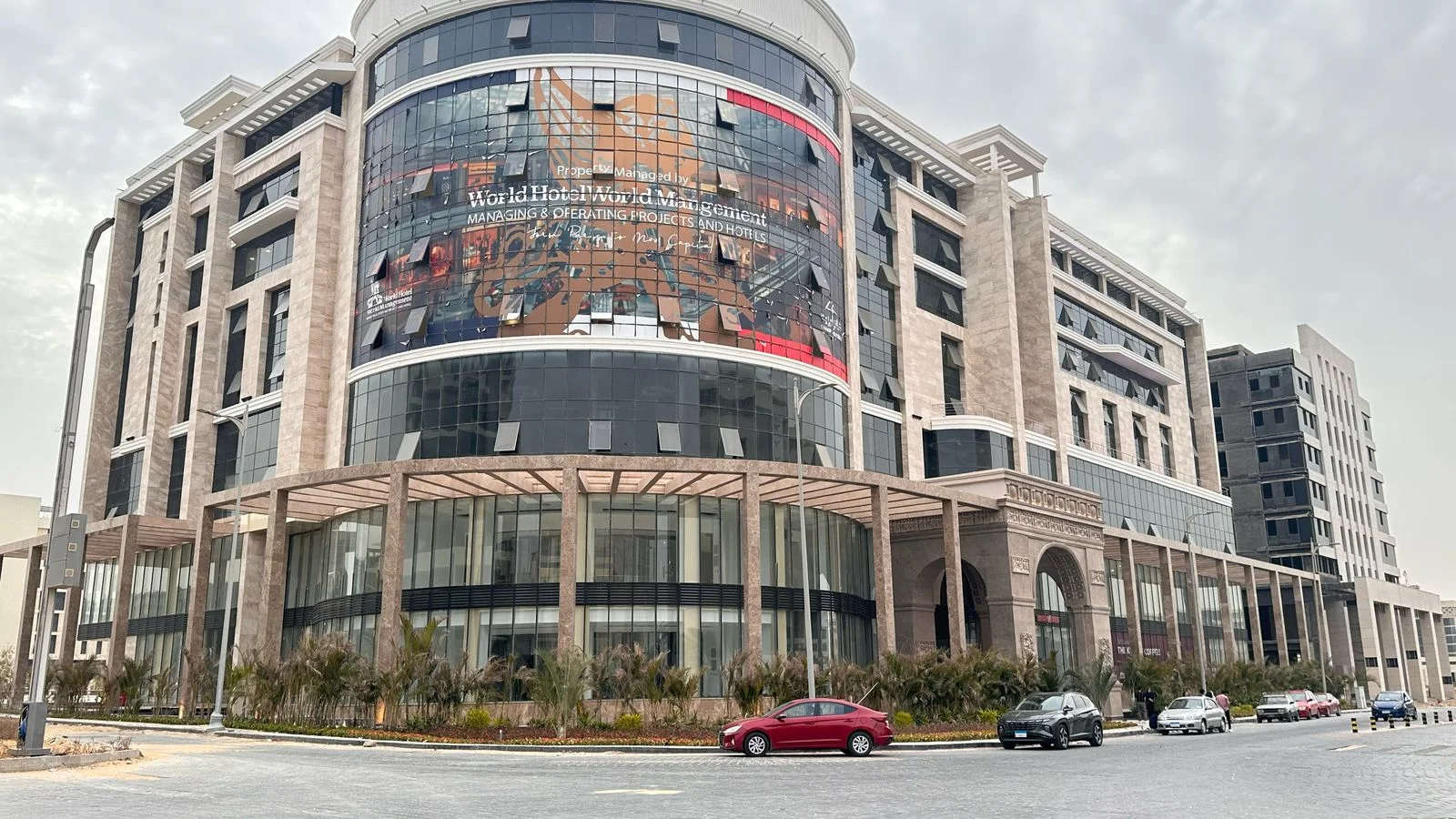 مول شانزلزيه العاصمة الادارية-عقارات-تيطاوي